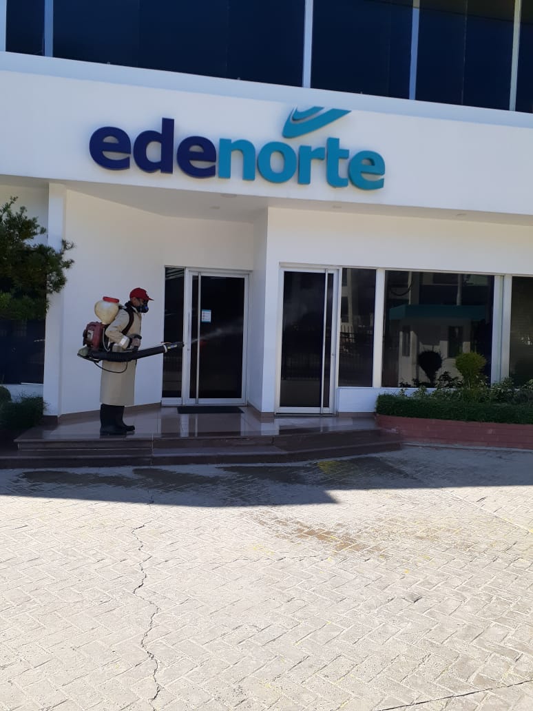 EDENORTE realiza proceso limpieza y desinfección de sus áreas comerciales y corporativas