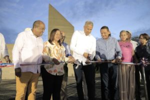 Edenorte inaugura alumbrado zona urbana y monumento de Capotillo